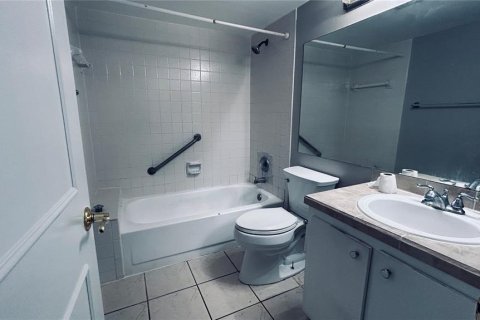 Condominio en alquiler en Orlando, Florida, 2 dormitorios, 98.85 m2 № 1835582 - foto 17