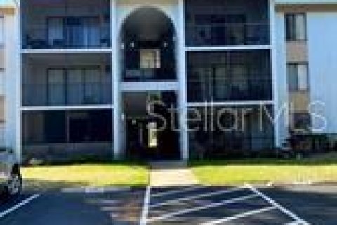 Condominio en alquiler en Orlando, Florida, 2 dormitorios, 98.85 m2 № 1835582 - foto 1