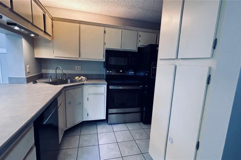 Condominio en alquiler en Orlando, Florida, 2 dormitorios, 98.85 m2 № 1835582 - foto 6