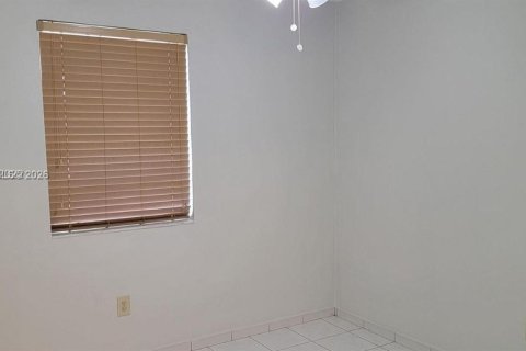 Villa ou maison à louer à Miami, Floride: 4 chambres, 171.22 m2 № 2042228 - photo 16