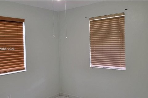 Villa ou maison à louer à Miami, Floride: 4 chambres, 171.22 m2 № 2042228 - photo 17