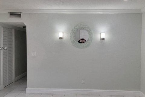 Villa ou maison à louer à Miami, Floride: 4 chambres, 171.22 m2 № 2042228 - photo 9