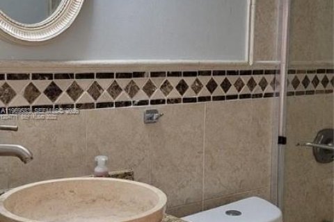 Villa ou maison à louer à Miami, Floride: 4 chambres, 171.22 m2 № 2042228 - photo 14