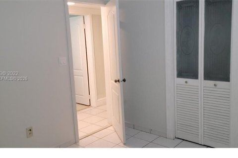 Villa ou maison à louer à Miami, Floride: 4 chambres, 171.22 m2 № 2042228 - photo 18