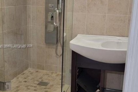 Villa ou maison à louer à Miami, Floride: 4 chambres, 171.22 m2 № 2042228 - photo 21