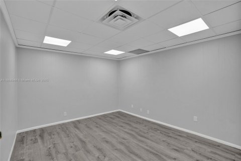 Immobilier commercial à vendre à Hollywood, Floride № 1979369 - photo 26