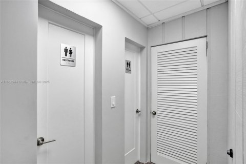 Immobilier commercial à vendre à Hollywood, Floride № 1979369 - photo 27