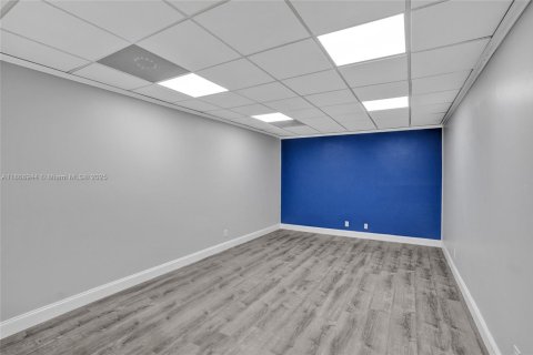 Immobilier commercial à vendre à Hollywood, Floride № 1979369 - photo 20