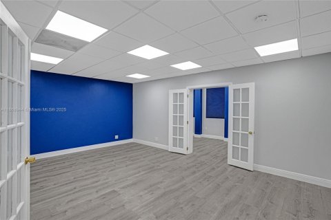 Immobilier commercial à vendre à Hollywood, Floride № 1979369 - photo 7