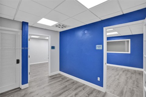 Immobilier commercial à vendre à Hollywood, Floride № 1979369 - photo 21