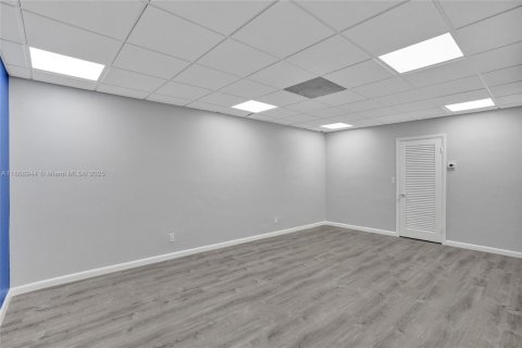 Immobilier commercial à vendre à Hollywood, Floride № 1979369 - photo 25