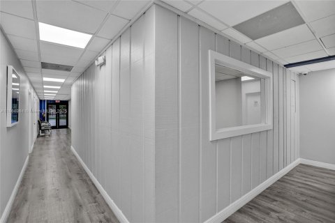 Immobilier commercial à vendre à Hollywood, Floride № 1979369 - photo 19