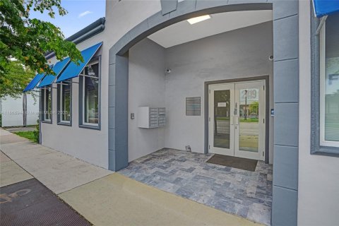 Immobilier commercial à vendre à Hollywood, Floride № 1979369 - photo 4