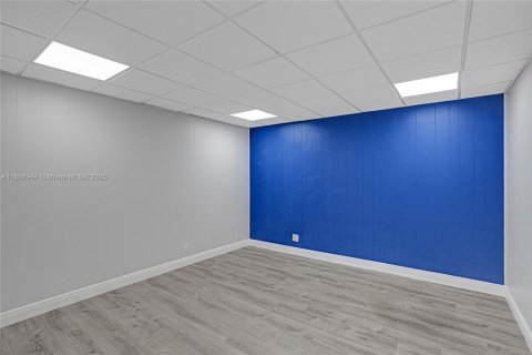 Immobilier commercial à vendre à Hollywood, Floride № 1979369 - photo 15