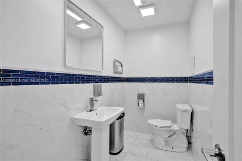 Immobilier commercial à vendre à Hollywood, Floride № 1979369 - photo 28