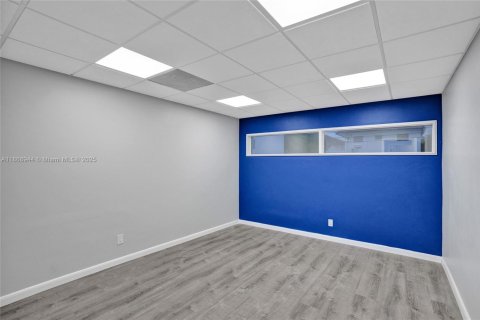 Immobilier commercial à vendre à Hollywood, Floride № 1979369 - photo 24