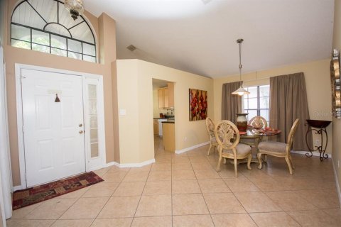 House in Lake Mary, Florida 3 bedrooms, 143.81 sq.m. № 1917986 - photo 2