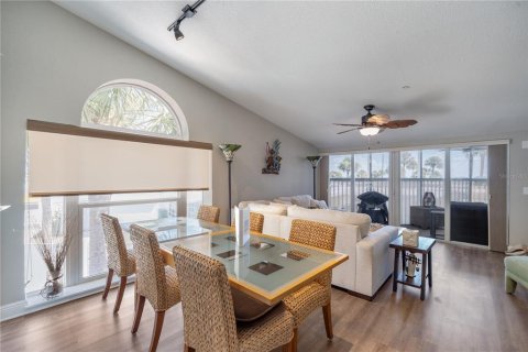 Townhouse in Englewood, Florida 2 bedrooms, 126.07 sq.m. № 2235571 - photo 9