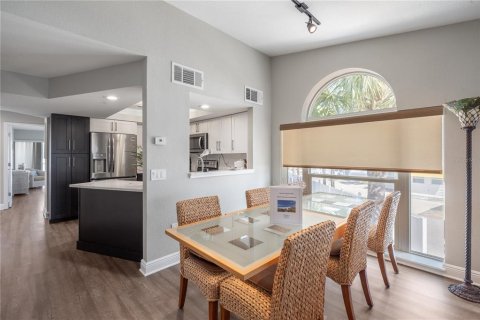 Townhouse in Englewood, Florida 2 bedrooms, 126.07 sq.m. № 2235571 - photo 10