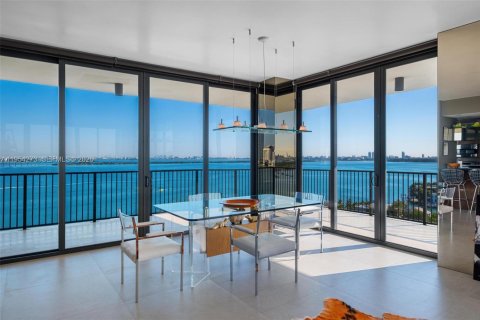 Apartamento en Miami, Florida 2 dormitorios, 170.01 m2 № 2090790