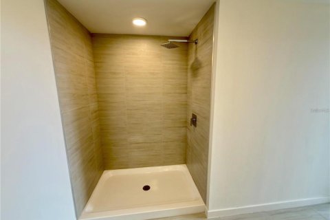 Condo in Orlando, Florida, 3 bedrooms № 2227151 - photo 15