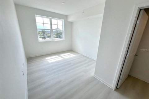 Condo in Orlando, Florida, 3 bedrooms № 2227151 - photo 11