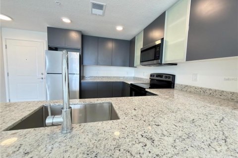 Condo in Orlando, Florida, 3 bedrooms № 2227151 - photo 5