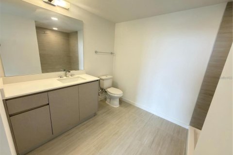 Condo in Orlando, Florida, 3 bedrooms № 2227151 - photo 13