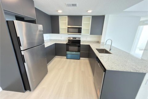 Condo in Orlando, Florida, 3 bedrooms № 2227151 - photo 2