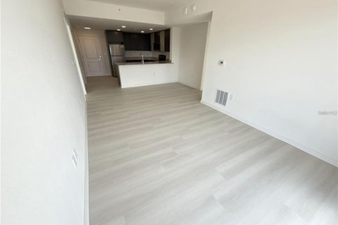 Condo in Orlando, Florida, 3 bedrooms № 2227151 - photo 9