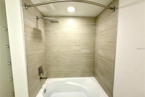 Condo in Orlando, Florida, 3 bedrooms № 2227151 - photo 28