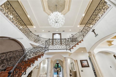 Villa ou maison à vendre à Miami Lakes, Floride: 4 chambres, 351.45 m2 № 2025443 - photo 24