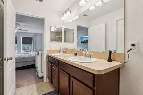 Townhouse in Lakeland, Florida 3 bedrooms, 133.22 sq.m. № 2210147 - photo 24