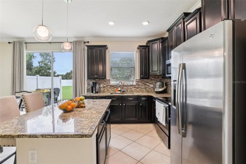 Townhouse in Lakeland, Florida 3 bedrooms, 133.22 sq.m. № 2210147 - photo 14