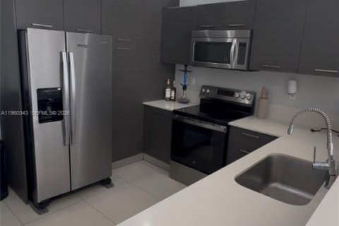 Touwnhouse à vendre à Lauderhill, Floride: 2 chambres, 104.05 m2 № 2025158 - photo 5