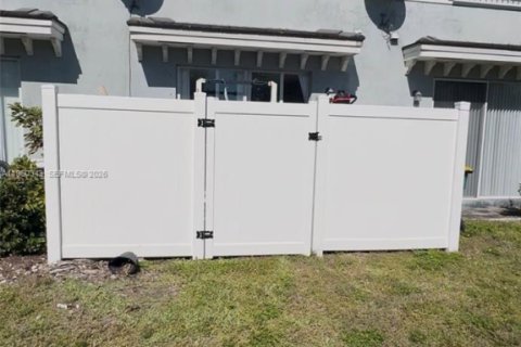 Touwnhouse à vendre à Lauderhill, Floride: 2 chambres, 104.05 m2 № 2025158 - photo 23