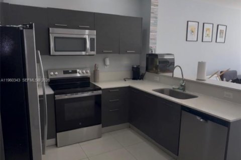 Touwnhouse à vendre à Lauderhill, Floride: 2 chambres, 104.05 m2 № 2025158 - photo 4