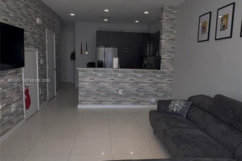 Touwnhouse à vendre à Lauderhill, Floride: 2 chambres, 104.05 m2 № 2025158 - photo 7