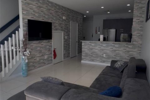 Touwnhouse à vendre à Lauderhill, Floride: 2 chambres, 104.05 m2 № 2025158 - photo 9
