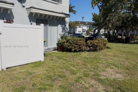 Touwnhouse à vendre à Lauderhill, Floride: 2 chambres, 104.05 m2 № 2025158 - photo 22