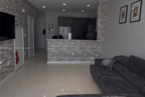 Touwnhouse à vendre à Lauderhill, Floride: 2 chambres, 104.05 m2 № 2025158 - photo 8