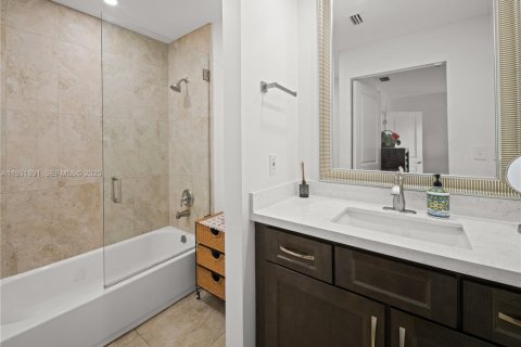 Townhouse in Pembroke Pines, Florida 3 bedrooms, 157.75 sq.m. № 1991856 - photo 20