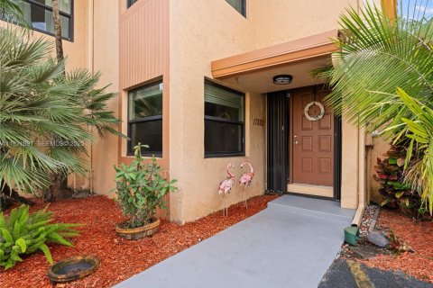 Townhouse in Pembroke Pines, Florida 3 bedrooms, 157.75 sq.m. № 1991856 - photo 3