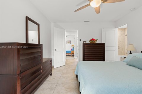 Townhouse in Pembroke Pines, Florida 3 bedrooms, 157.75 sq.m. № 1991856 - photo 18