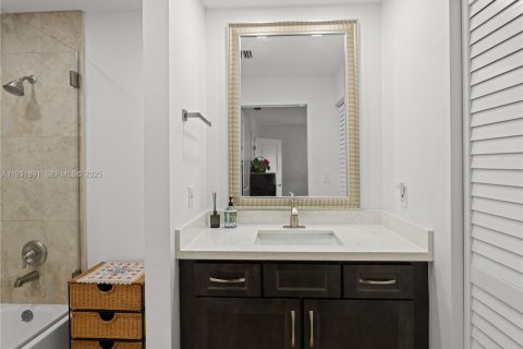 Townhouse in Pembroke Pines, Florida 3 bedrooms, 157.75 sq.m. № 1991856 - photo 19