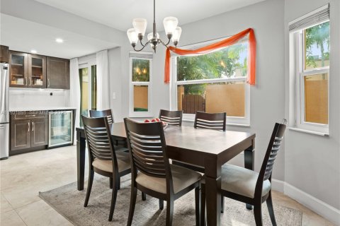 Townhouse in Pembroke Pines, Florida 3 bedrooms, 157.75 sq.m. № 1991856 - photo 16