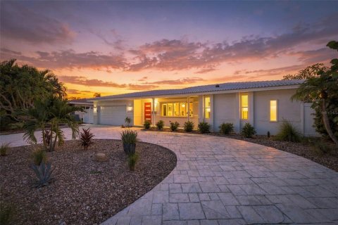 Villa ou maison à Saint Petersburg, Floride 3 chambres, 144.37 m2 № 2419074