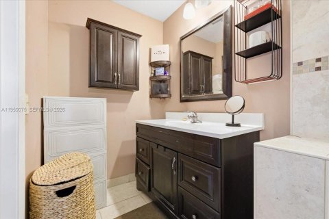 Condo in Miami, Florida, 3 bedrooms № 2005980 - photo 25