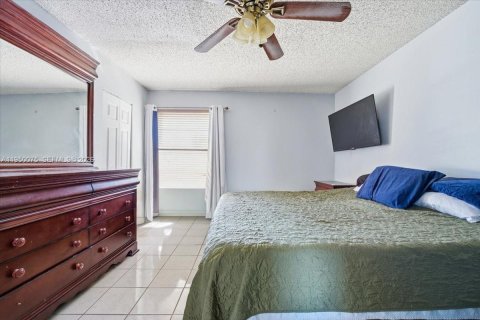Condo in Miami, Florida, 3 bedrooms № 2005980 - photo 24