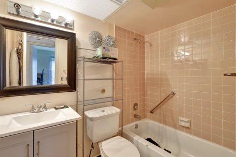 Copropriété à vendre à Lake Worth, Floride: 2 chambres, 94.76 m2 № 2083000 - photo 7